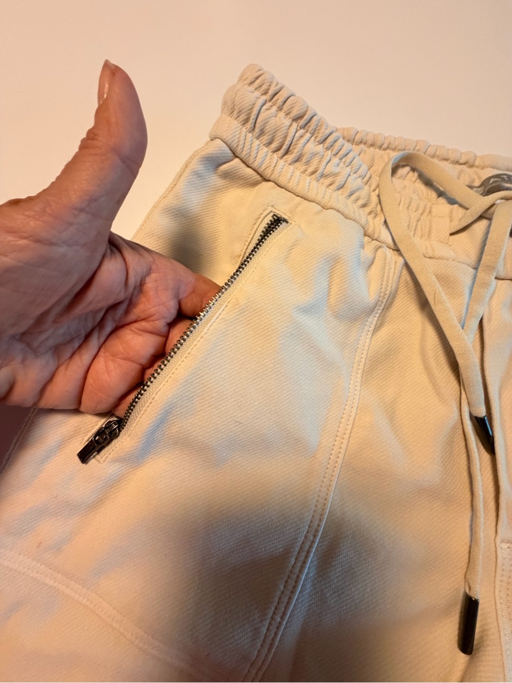 Athleta Joggers Lounge, Ivory Color, Elastic and Zip Waist and Cuffs, Sz 0 - Picture 5 of 8